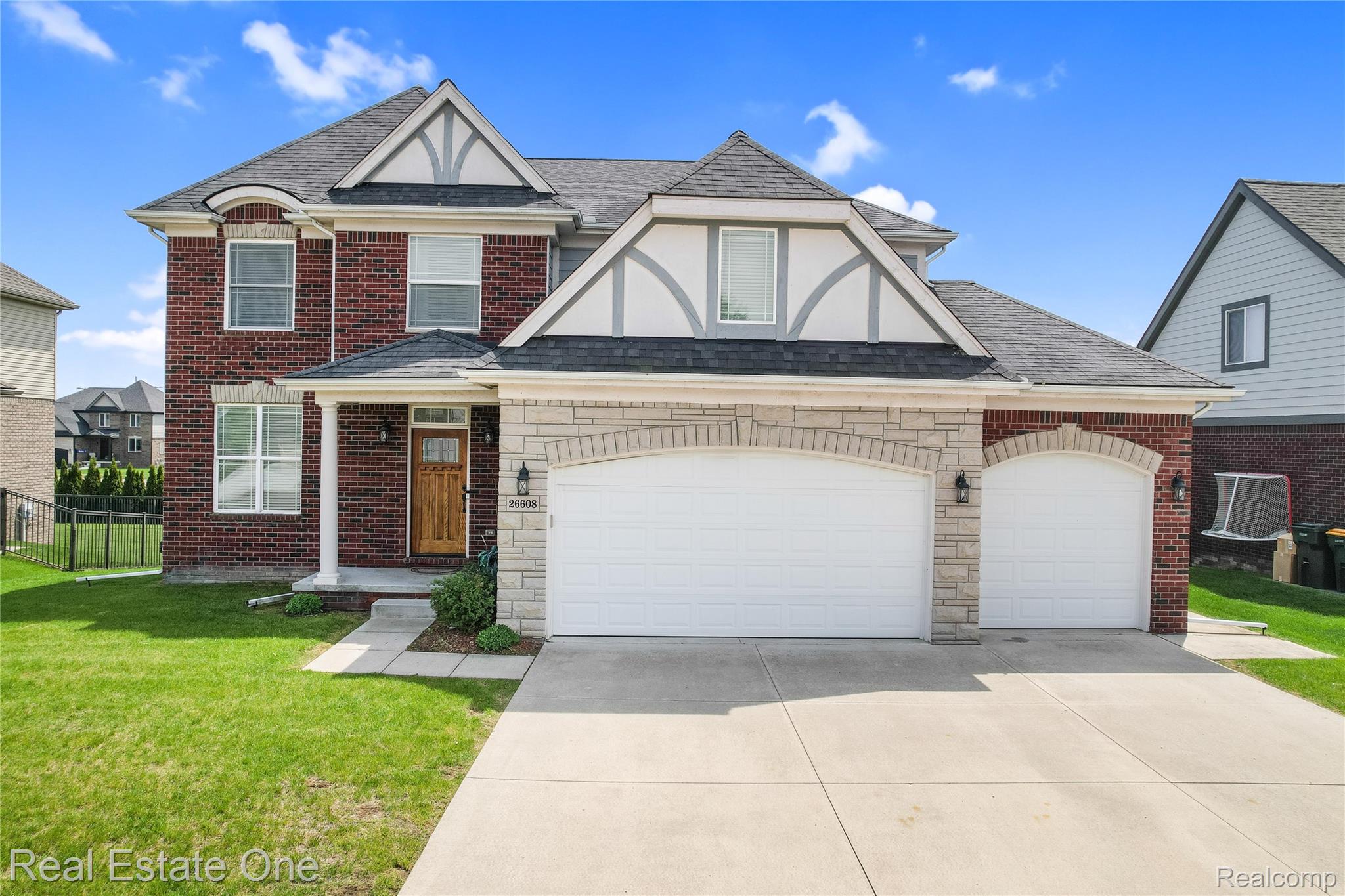 26608 Fountain View Boulevard Property Photo 1