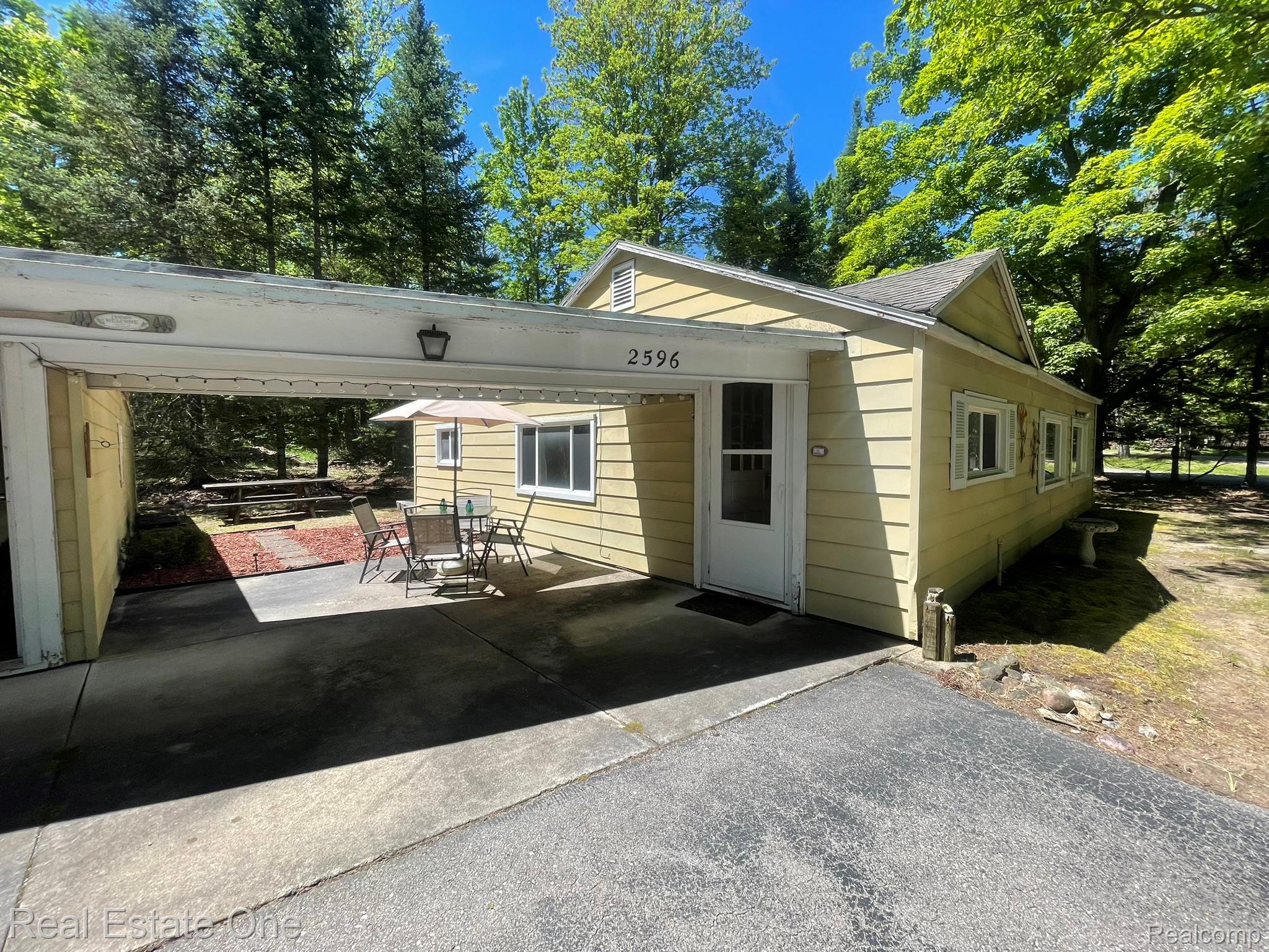2596 E Fox Road Property Photo 5