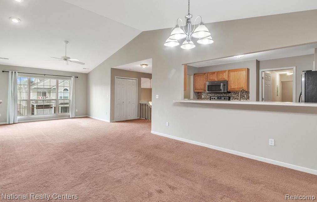 16707 Carriage Way Property Photo 8