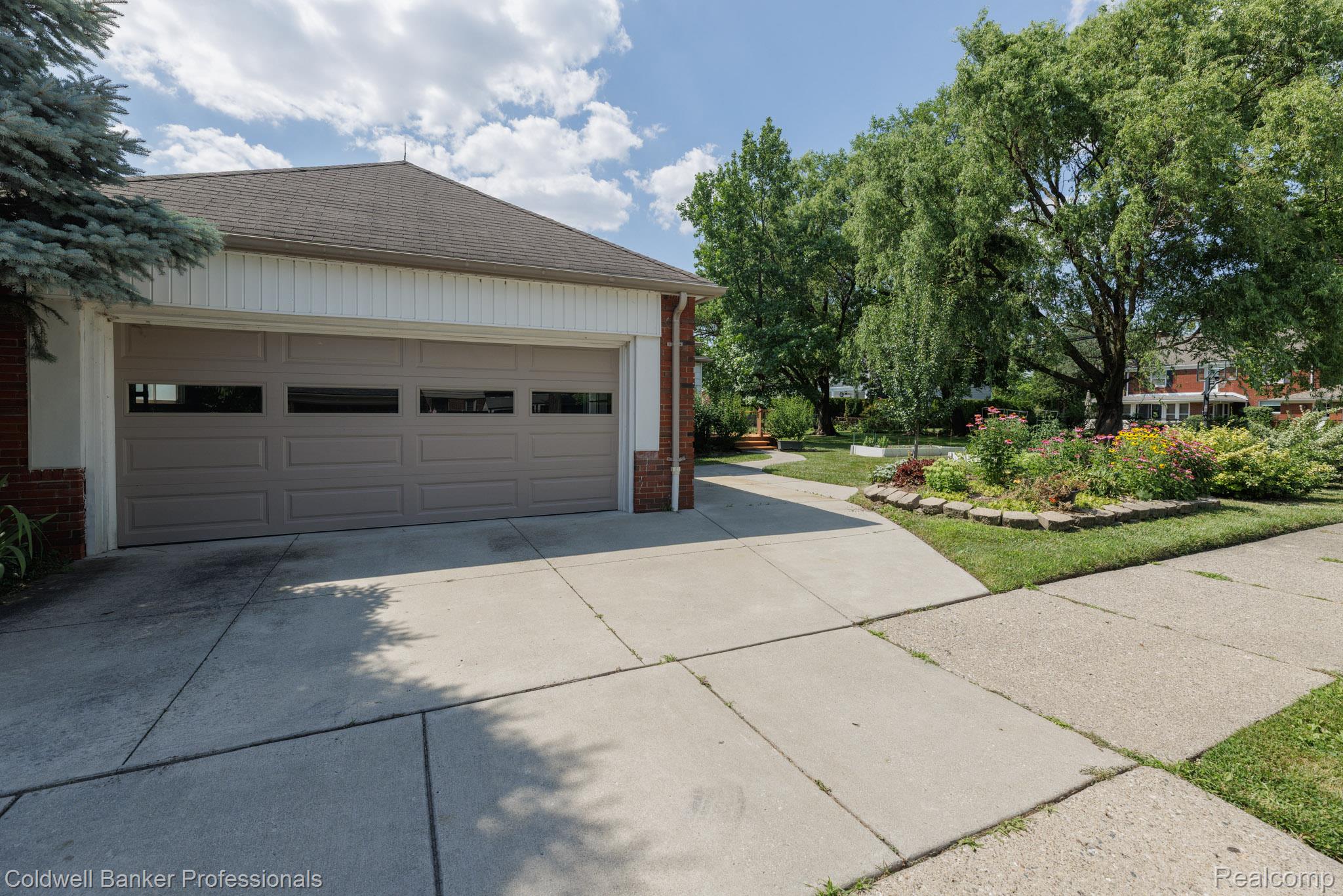 1416 N Renaud Road Property Photo 5