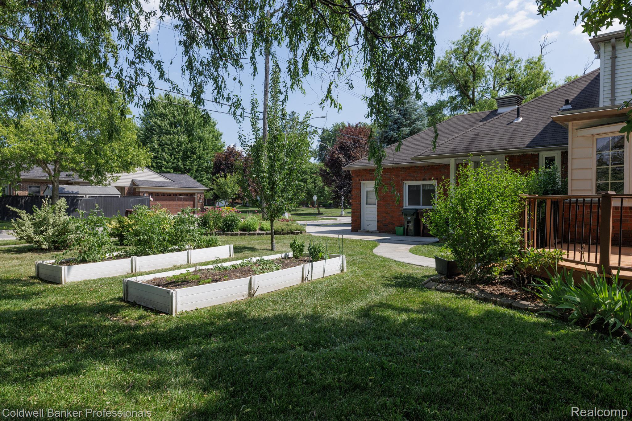 1416 N Renaud Road Property Photo 9