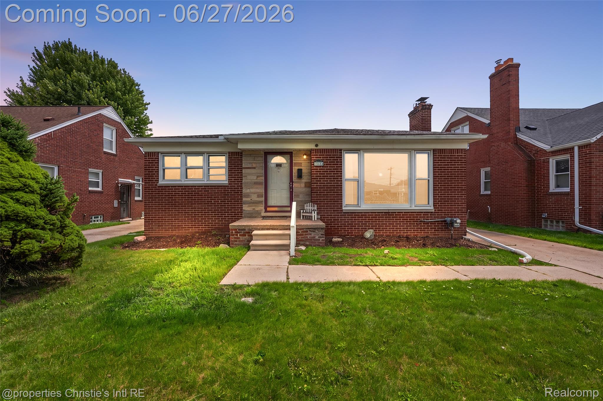 15654 Juliana Avenue Property Photo 1