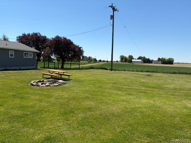 4815 Loree Road Property Photo 8