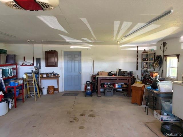 4815 Loree Road Property Photo 13