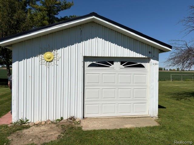 4815 Loree Road Property Photo 44