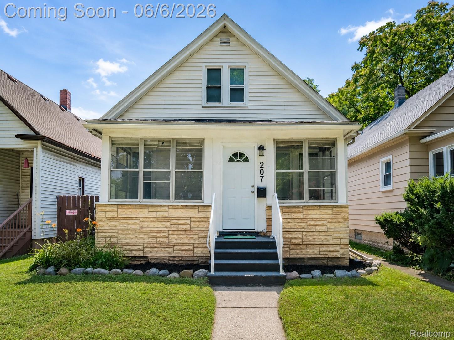 207 Richter Street Property Photo 1