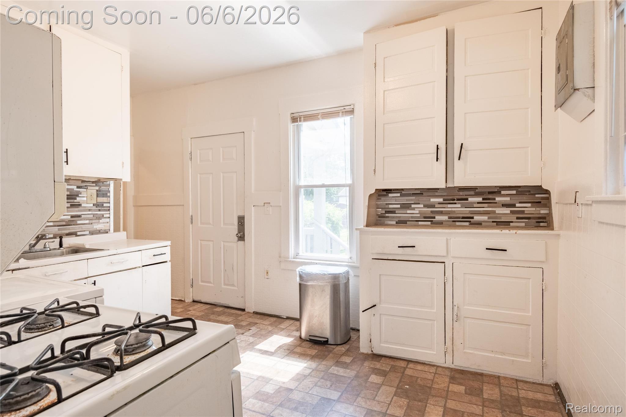 207 Richter Street Property Photo 3