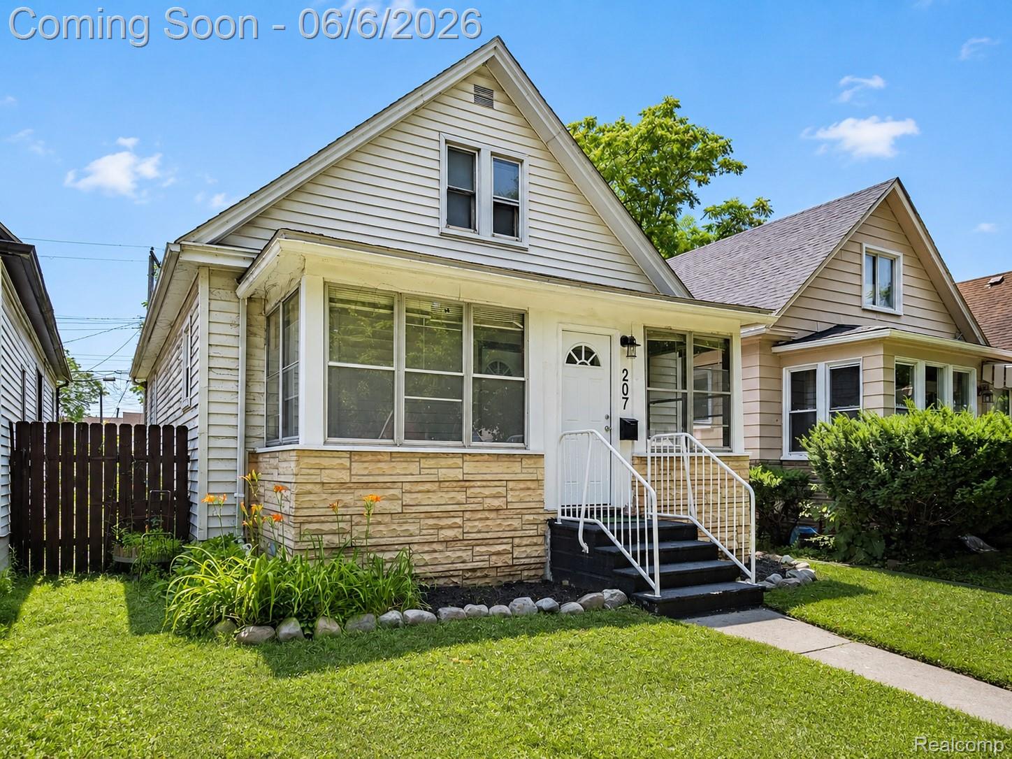207 Richter Street Property Photo 6