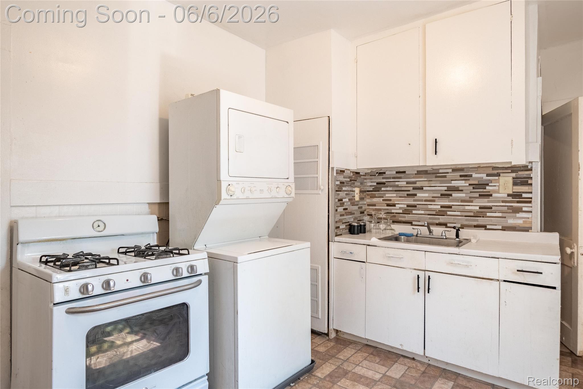 207 Richter Street Property Photo 15