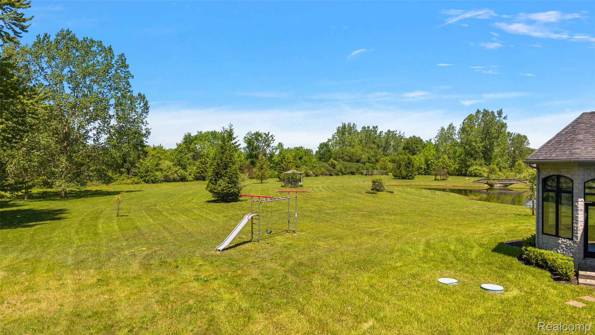 62502 Wayfaring Road Property Photo 14