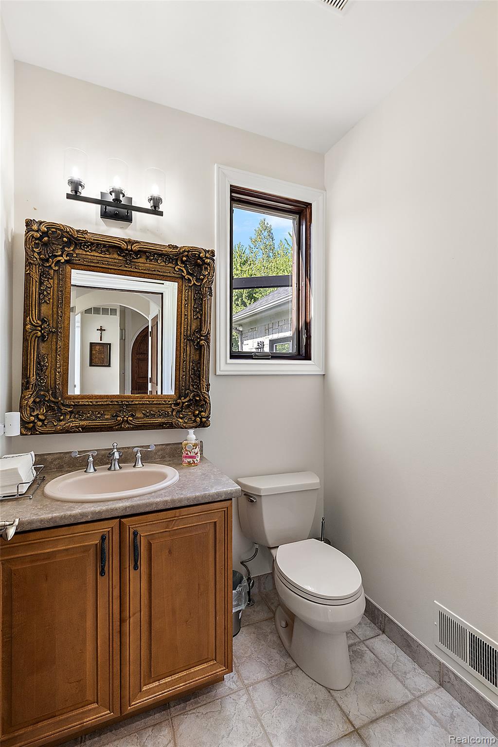 62502 Wayfaring Road Property Photo 57