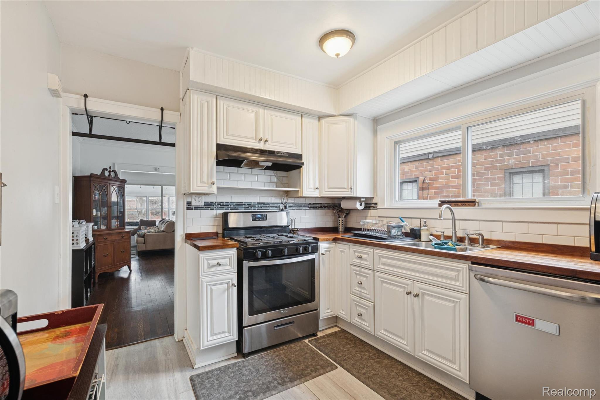 265 E Lewiston Avenue Property Photo 18