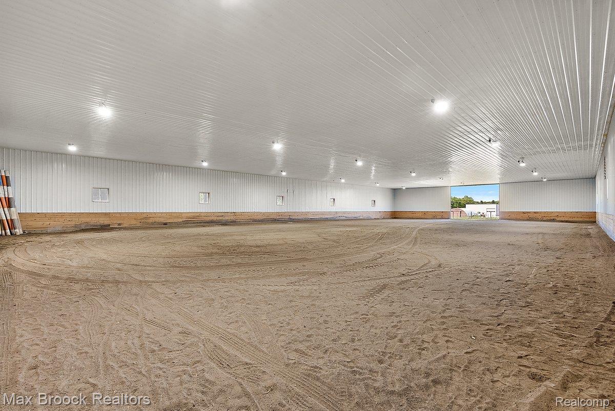 8580 Silver Creek Road Property Photo 5