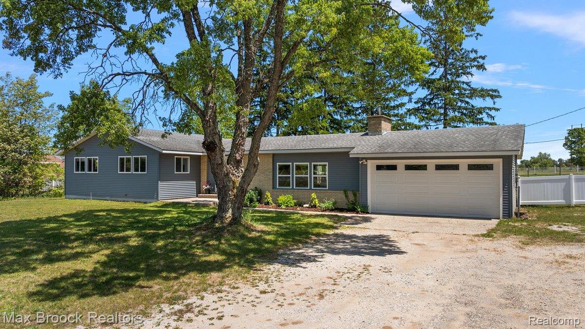 8580 Silver Creek Road Property Photo 7