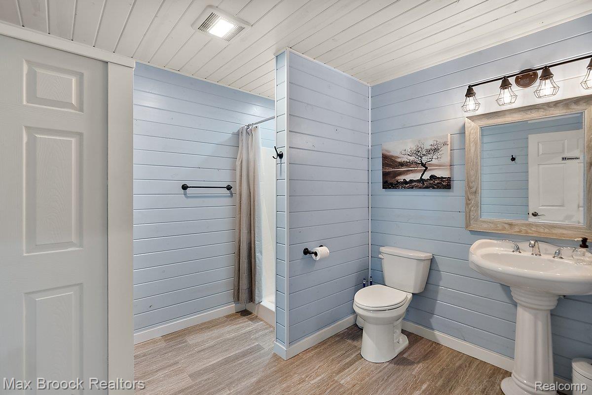 8580 Silver Creek Road Property Photo 37