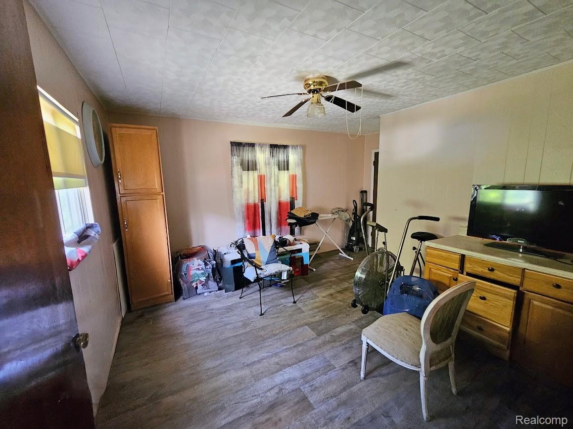 8520 Alpine Street Property Photo 6