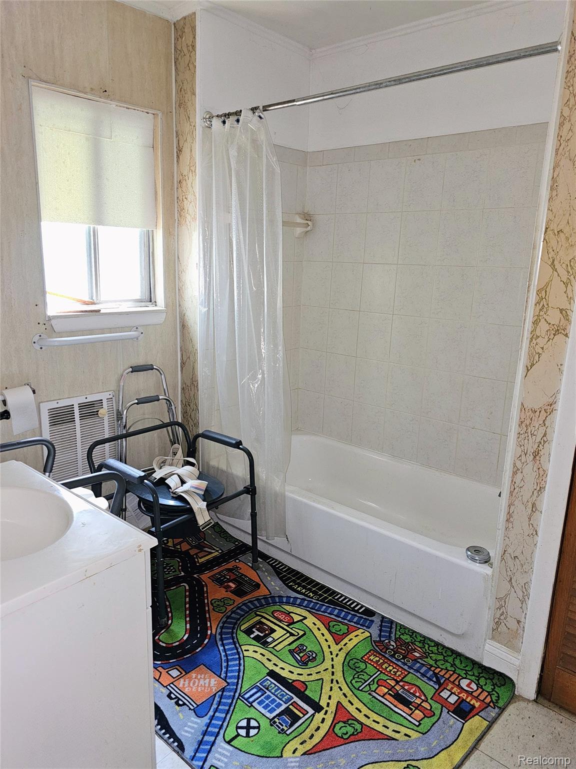 8520 Alpine Street Property Photo 7