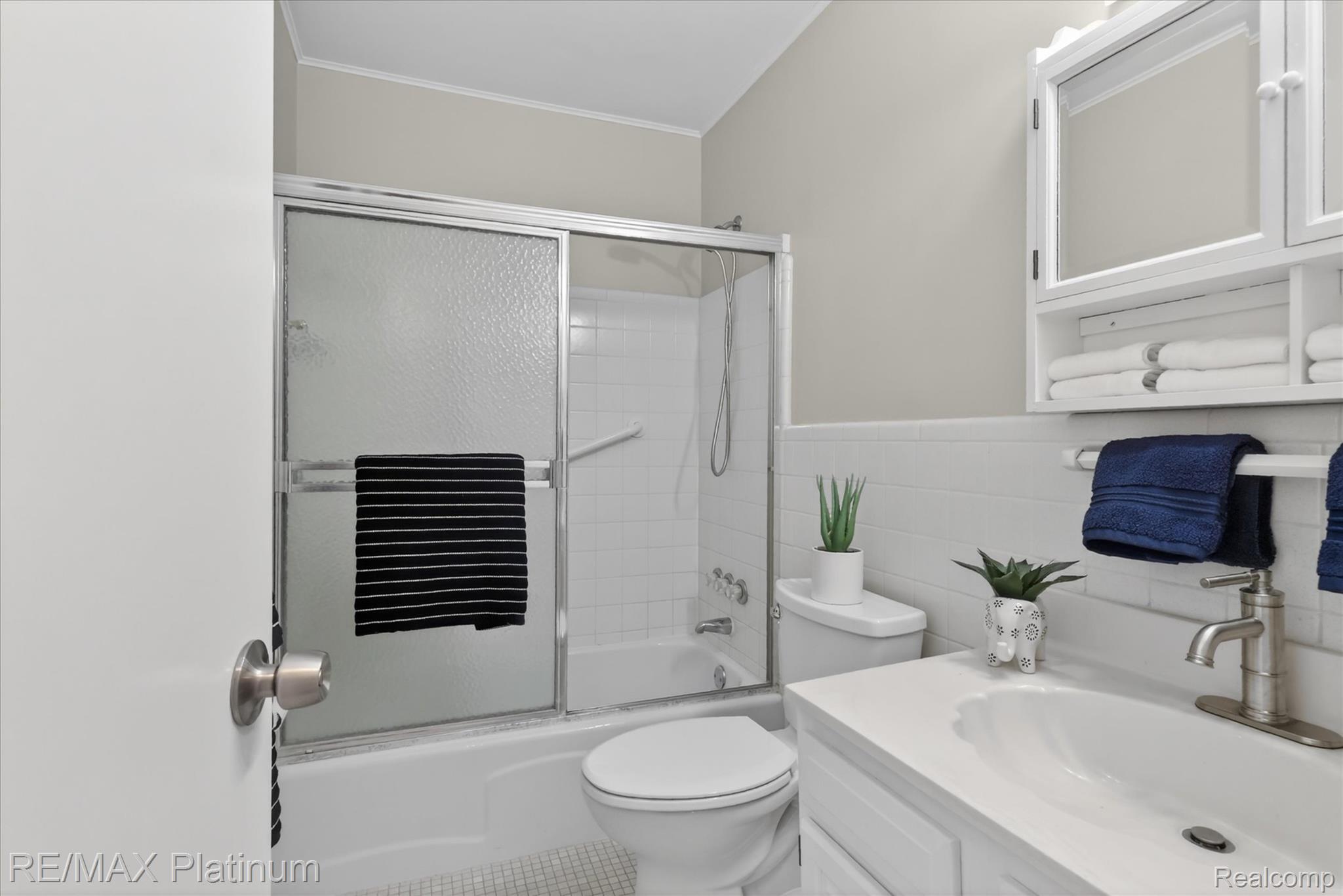 5980 Alan Drive 8 Property Photo 17