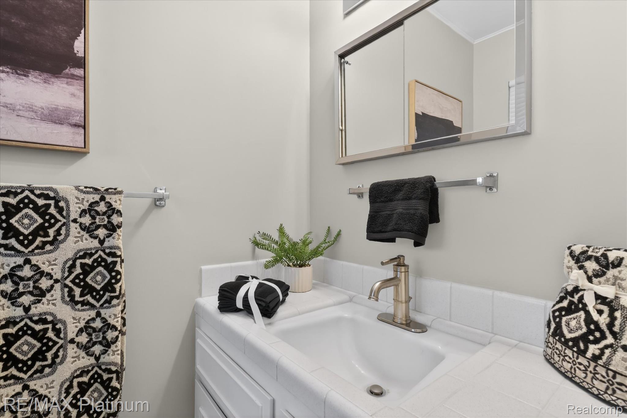 5980 Alan Drive 8 Property Photo 23