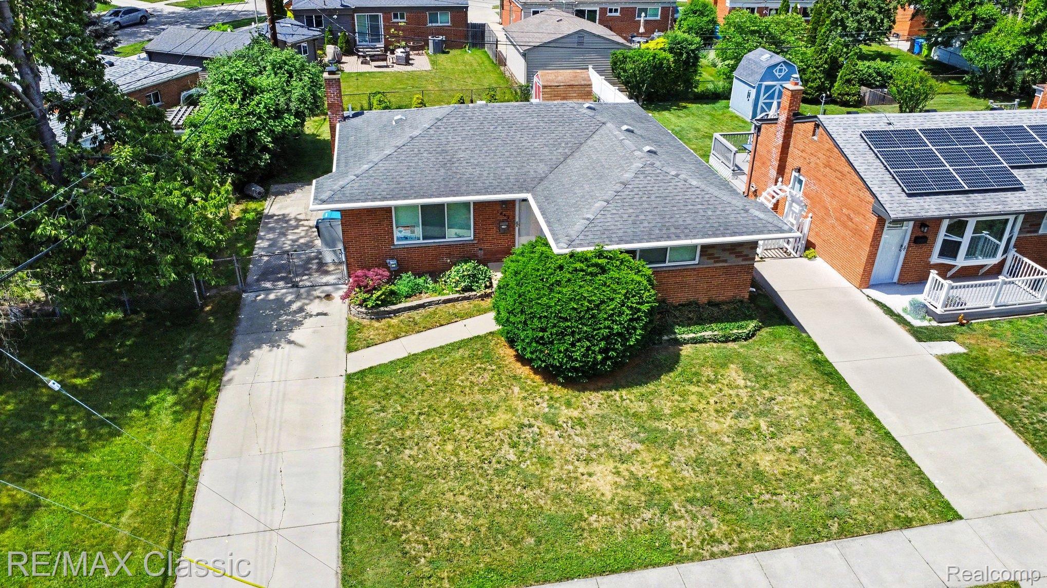 1842 Chaucer Avenue Property Photo 1