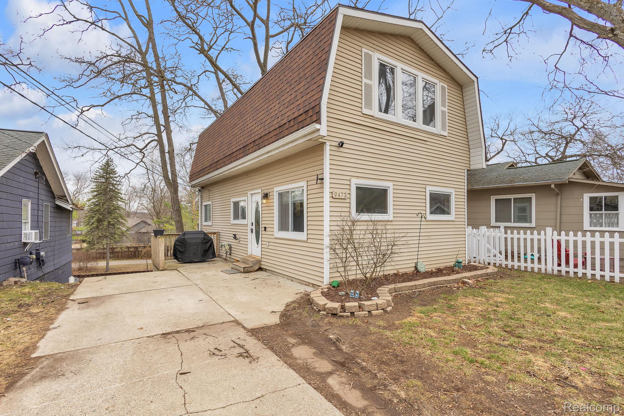 9473 Huron Street Property Photo 1