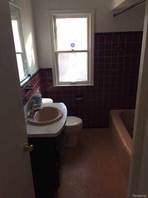9554 Hazelton Property Photo 7