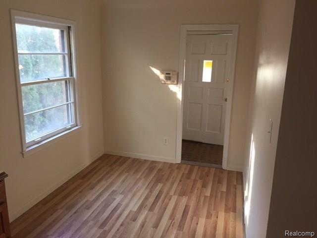 9554 Hazelton Property Photo 11