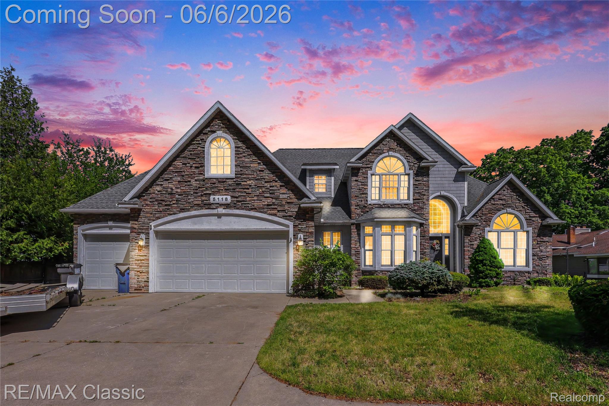 5118 S Shore Drive Property Photo 1