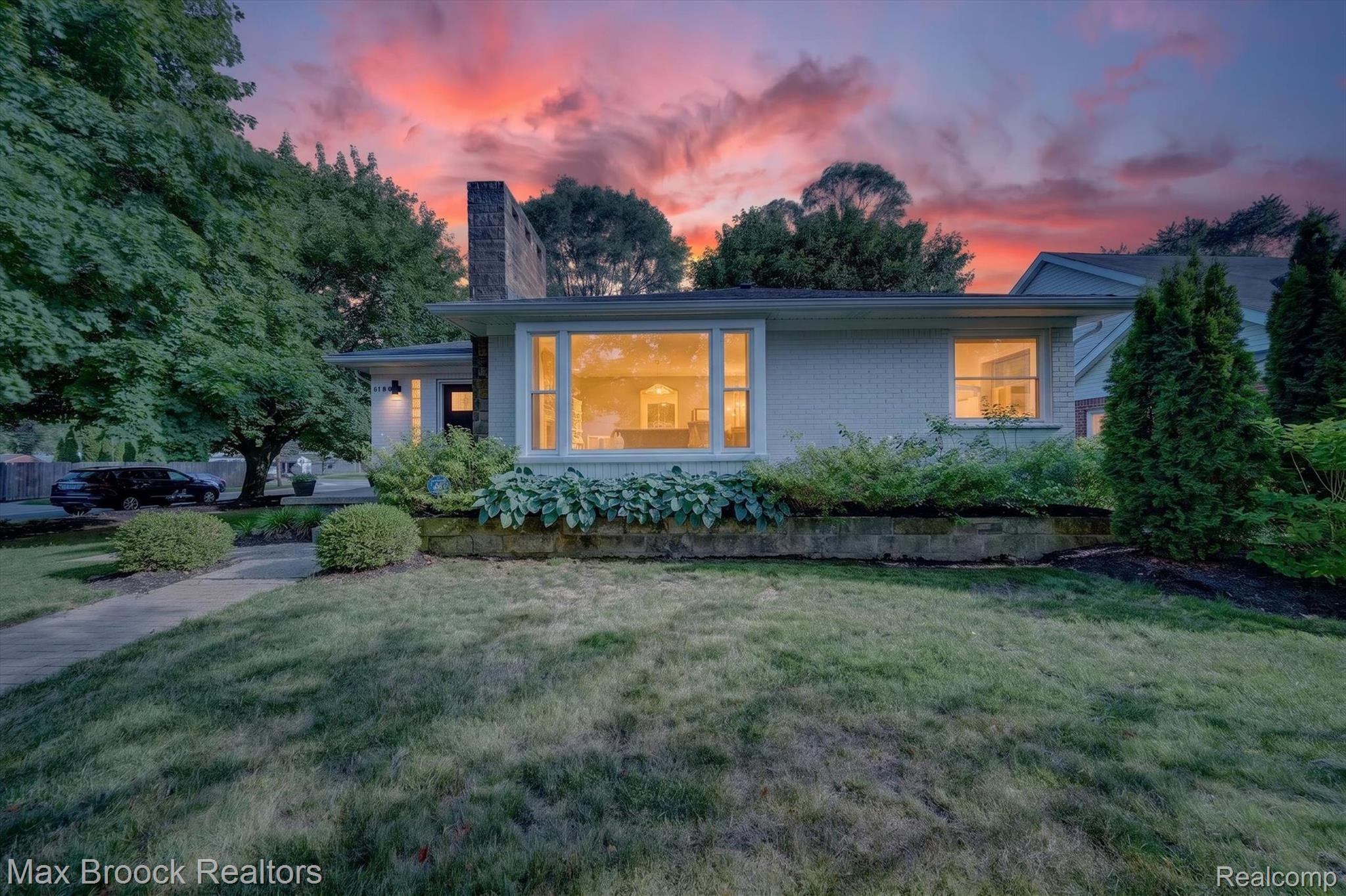 1124 E Windemere Avenue Property Photo 1