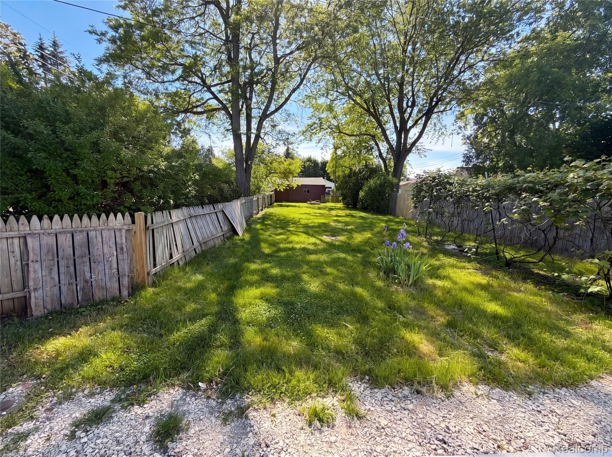 492 Algene Street Property Photo 23