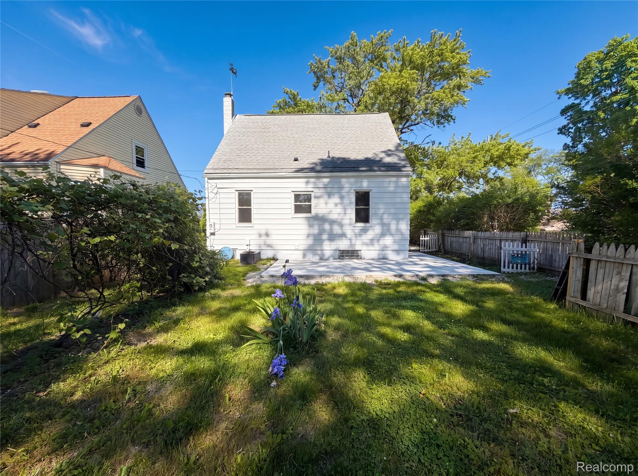492 Algene Street Property Photo 24