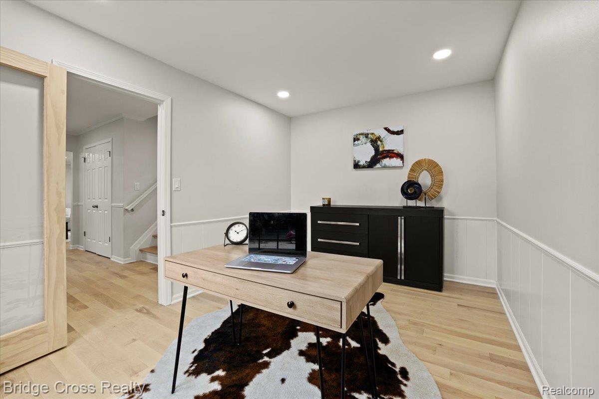 655 S Spinningwheel Lane Property Photo 6
