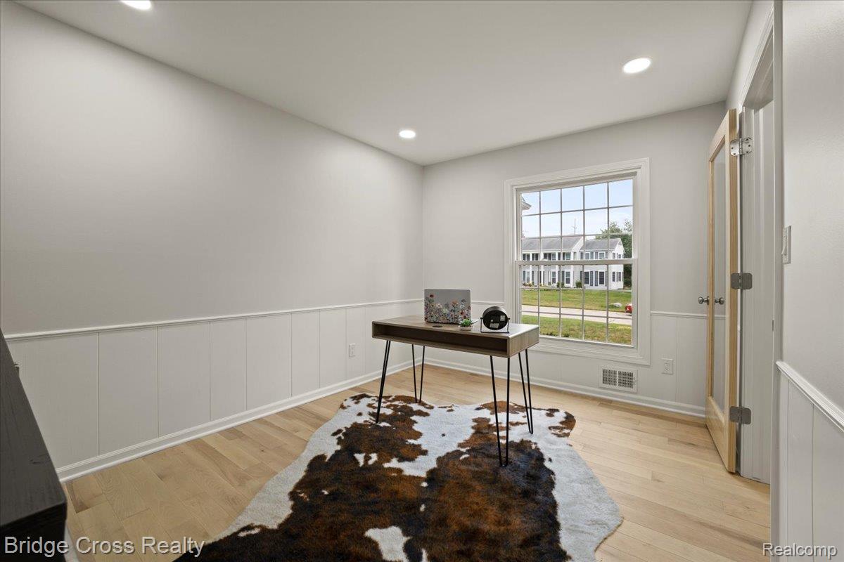 655 S Spinningwheel Lane Property Photo 7