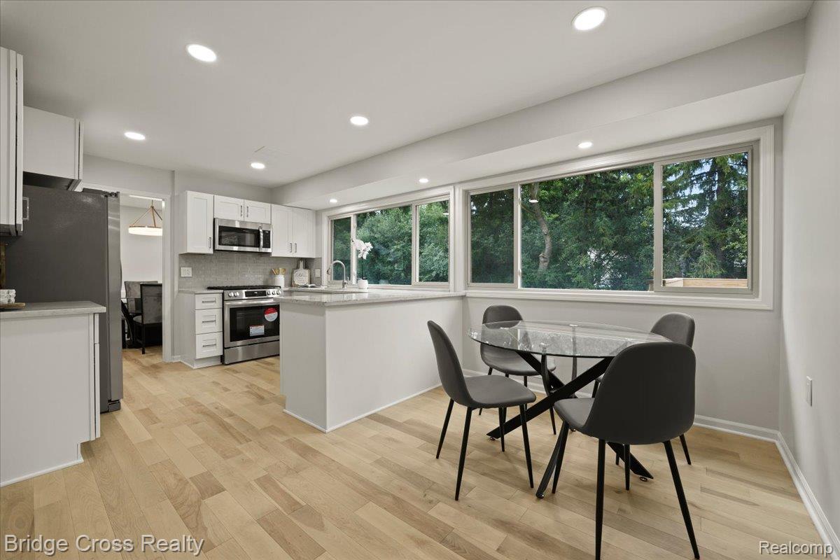 655 S Spinningwheel Lane Property Photo 13