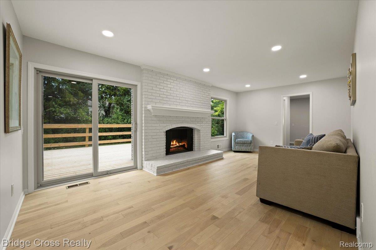 655 S Spinningwheel Lane Property Photo 17