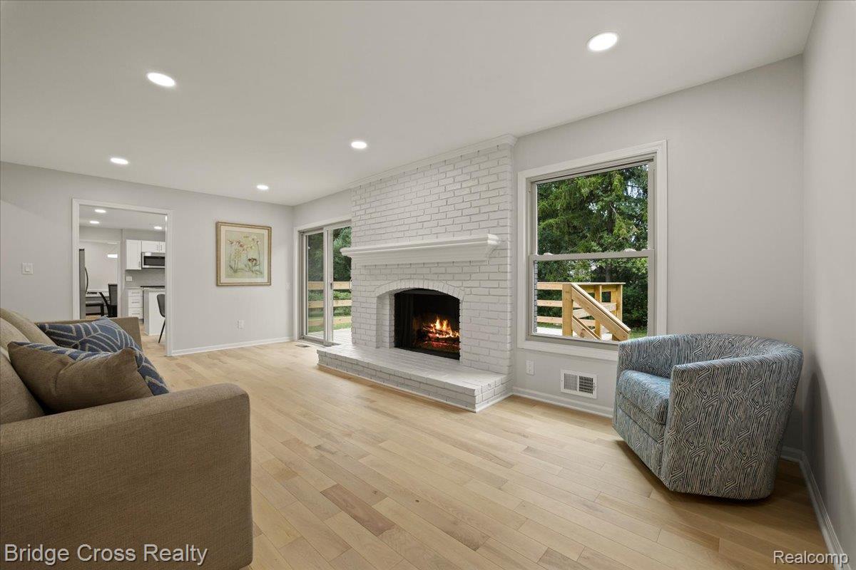 655 S Spinningwheel Lane Property Photo 18