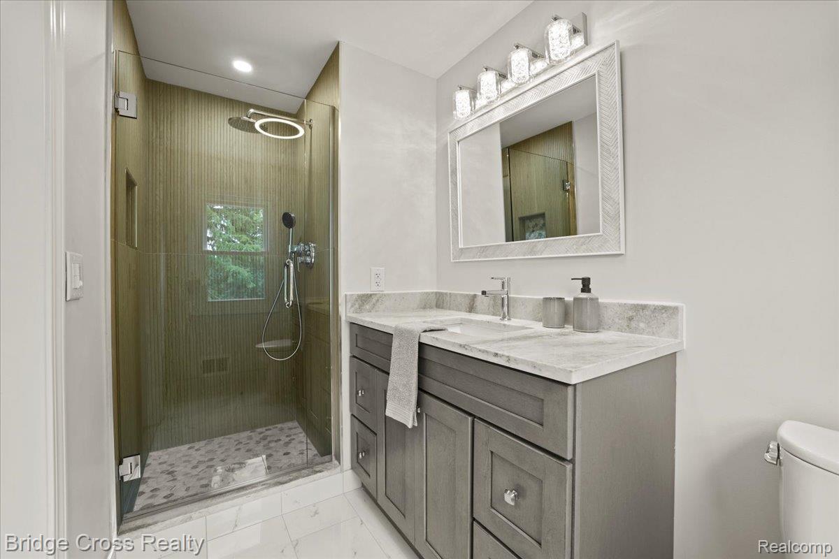 655 S Spinningwheel Lane Property Photo 27