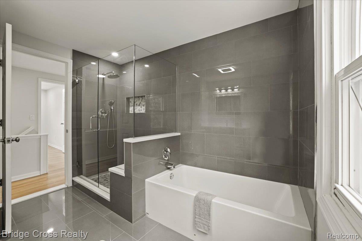 655 S Spinningwheel Lane Property Photo 28