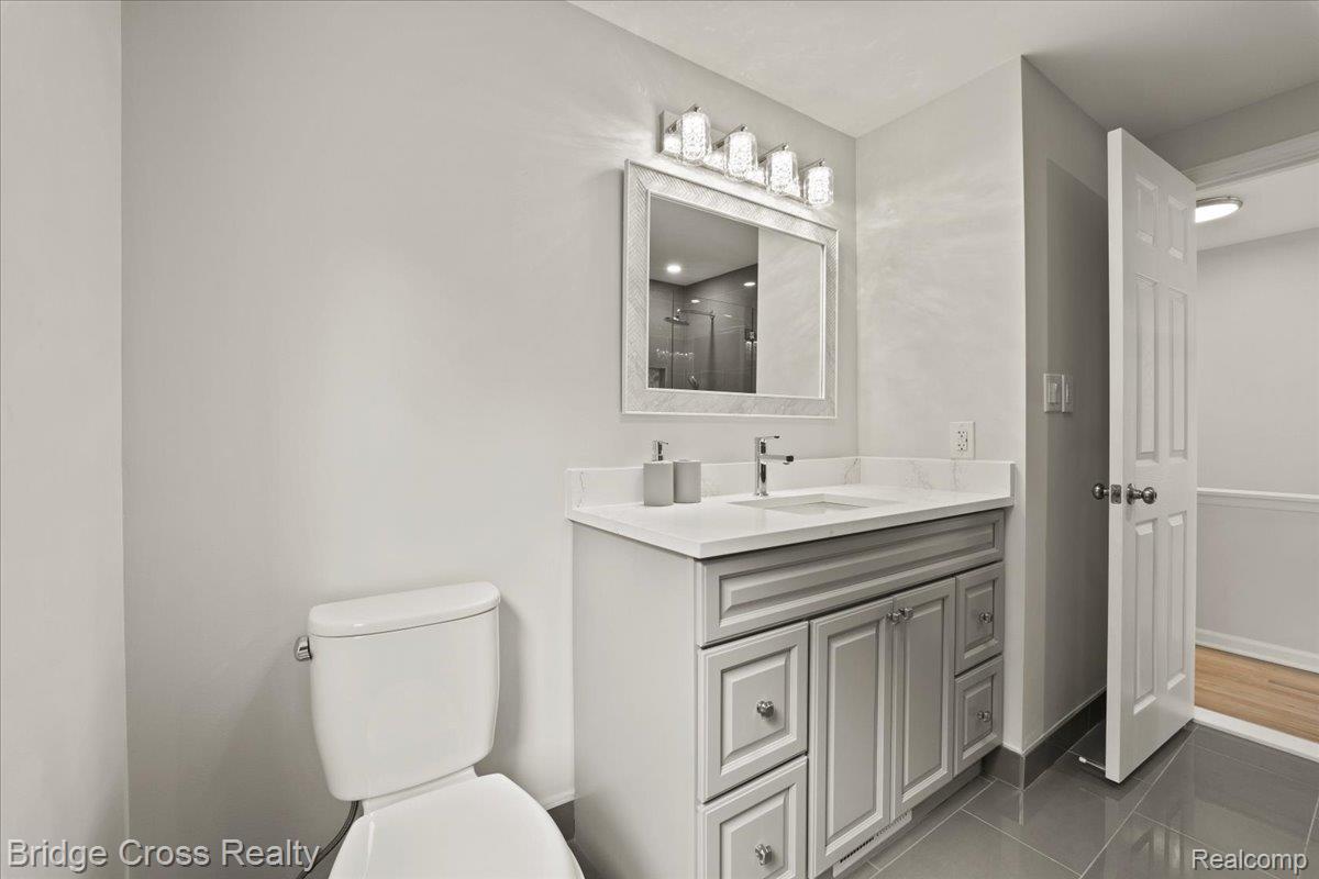 655 S Spinningwheel Lane Property Photo 29