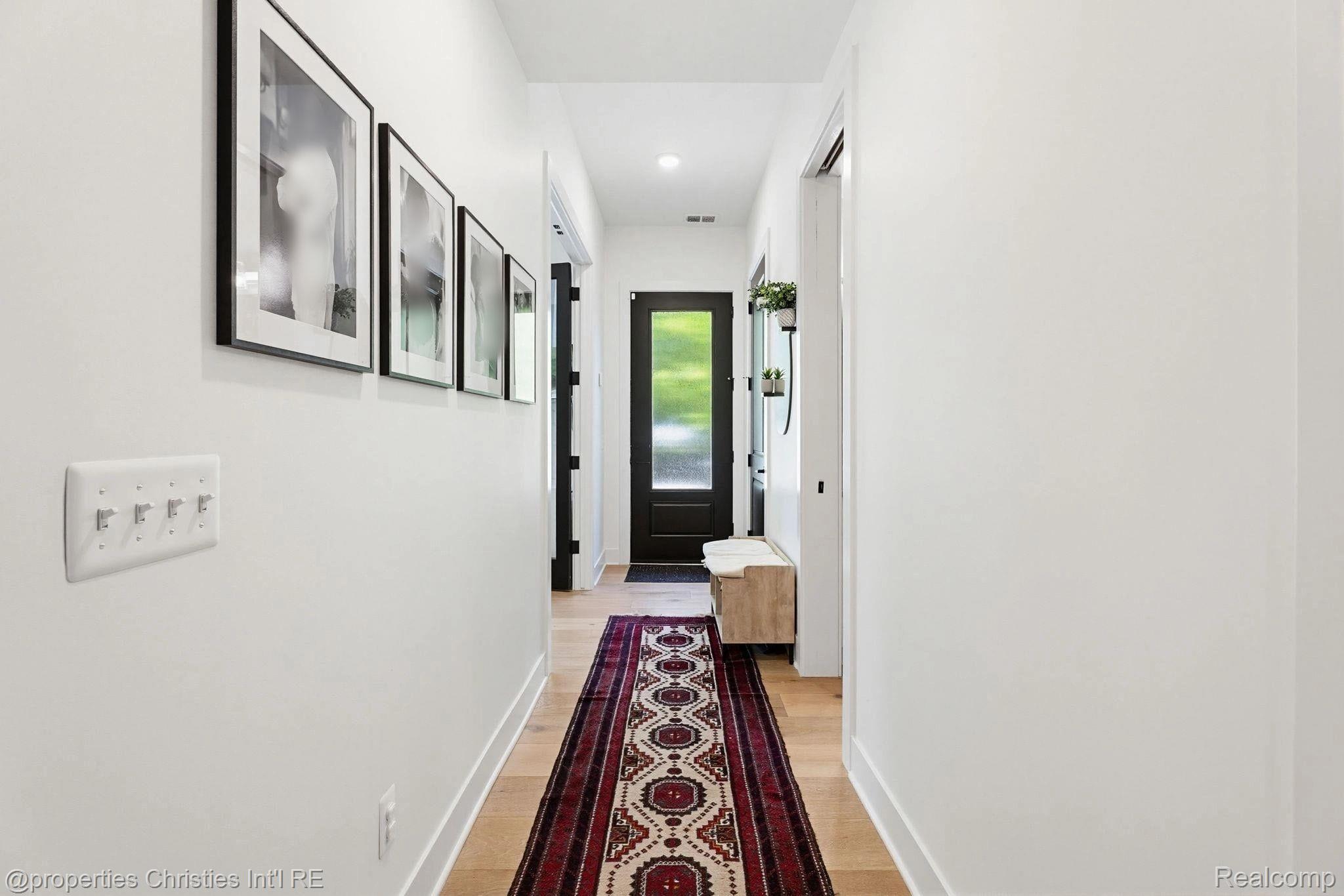 710 Parent Property Photo 6