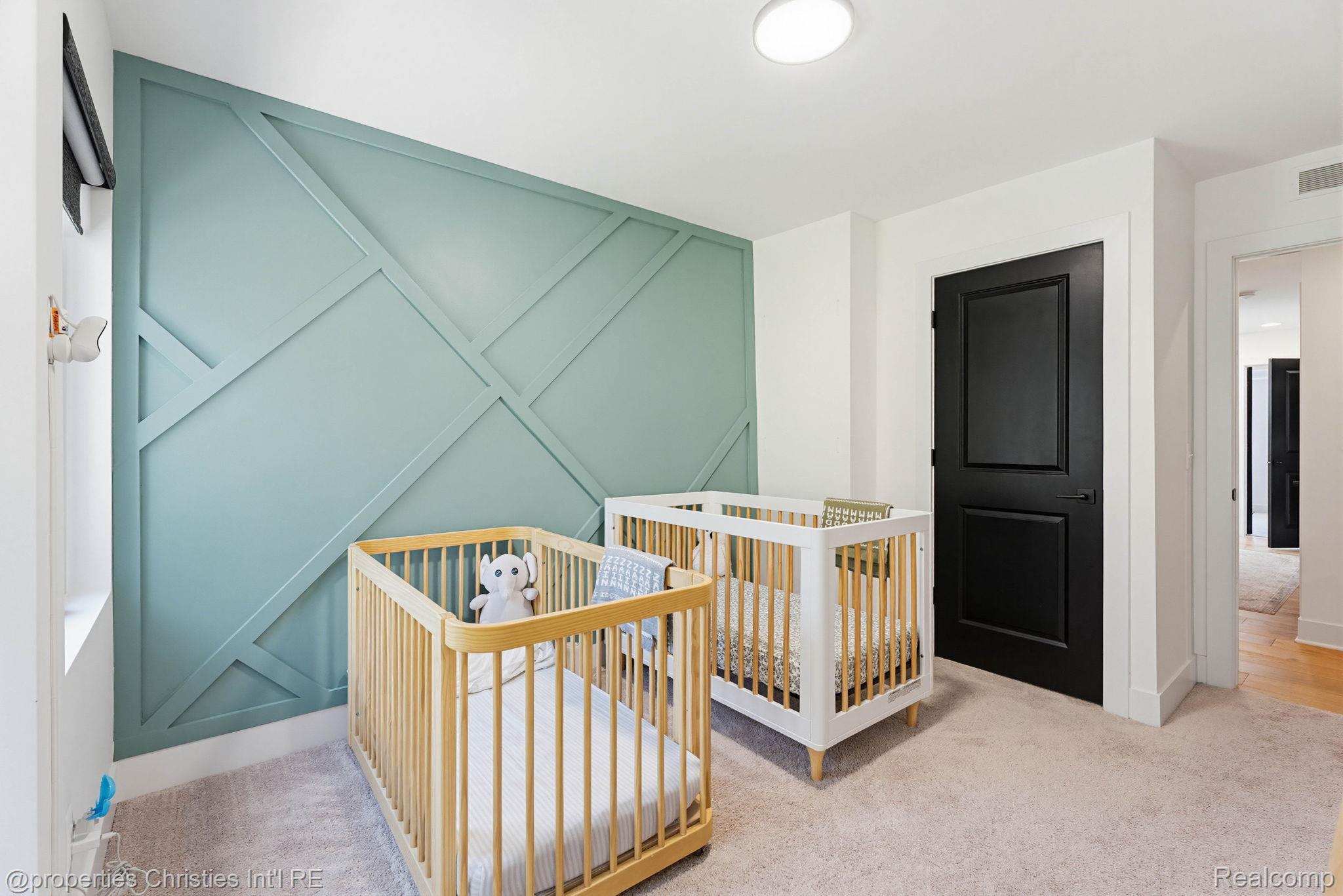 710 Parent Property Photo 22