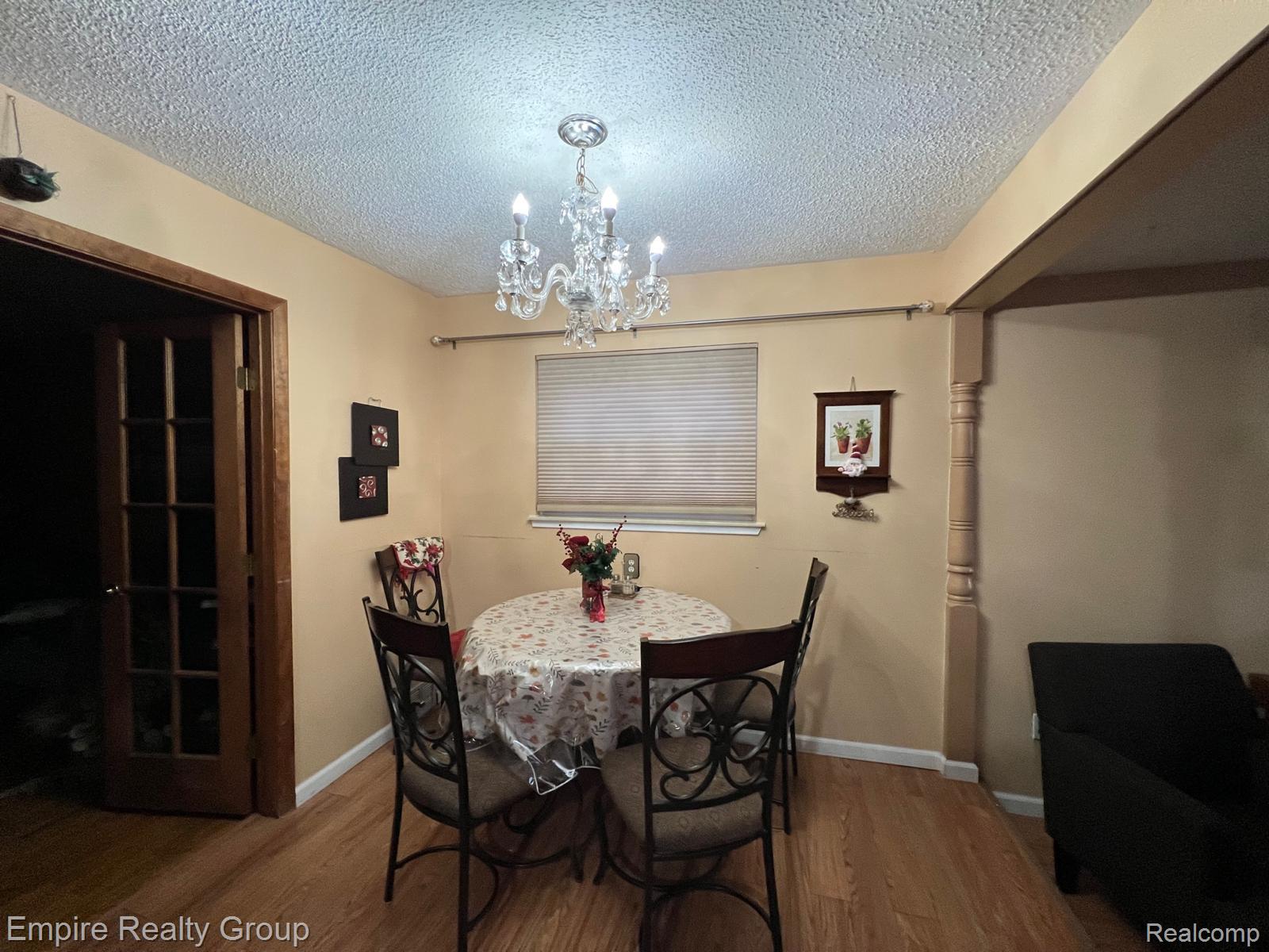 15401 Vivian Street Property Photo 5