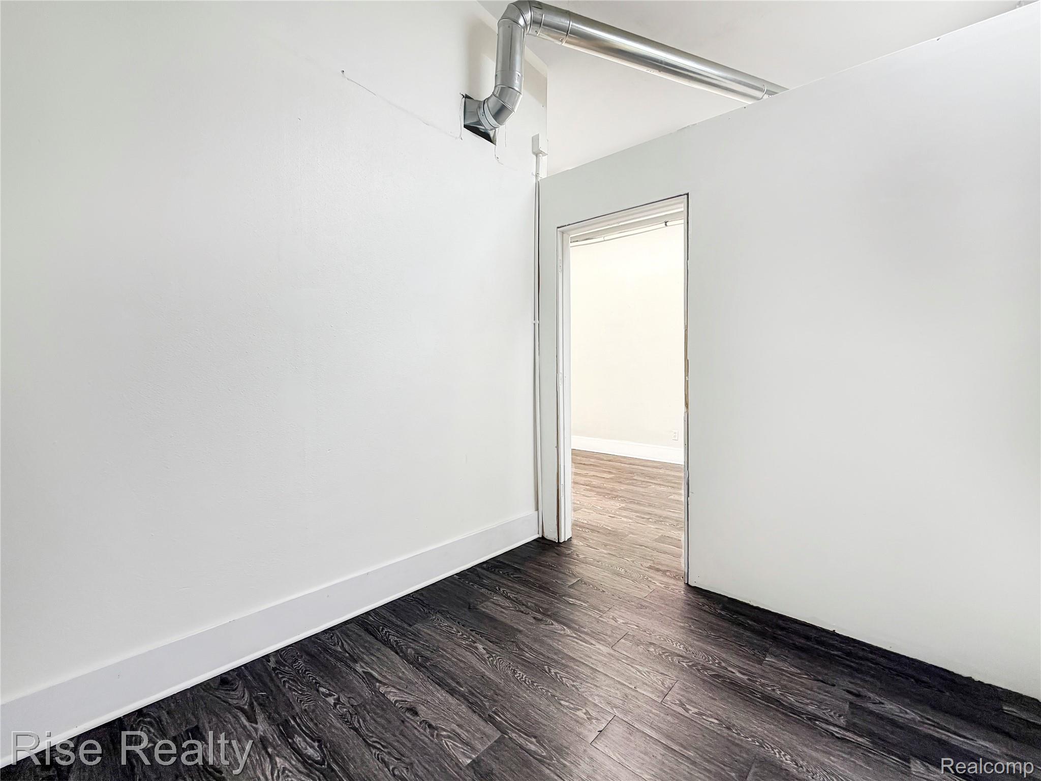 3366 S Saginaw Street Property Photo 6