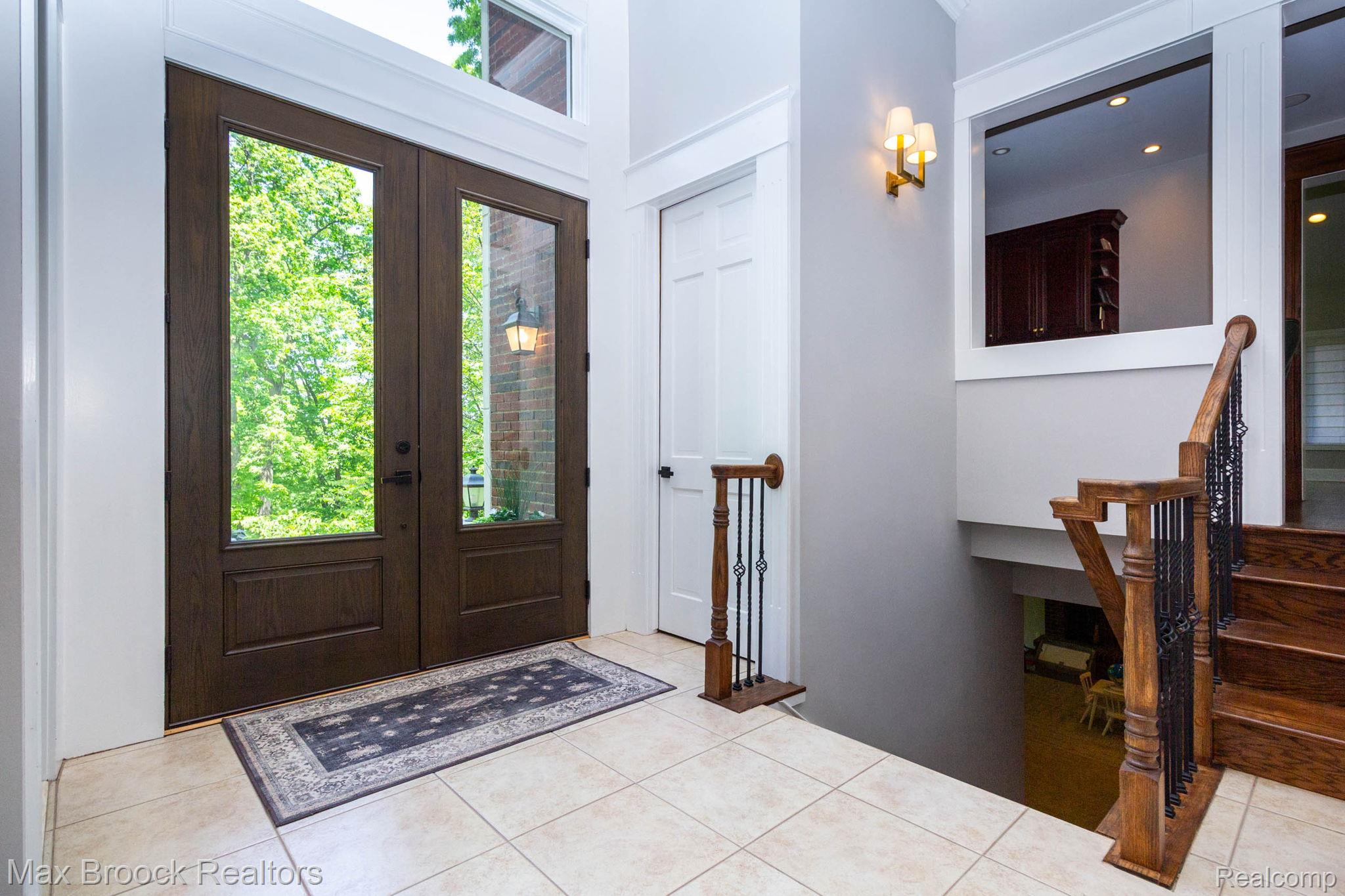6604 College Park Drive Property Photo 13