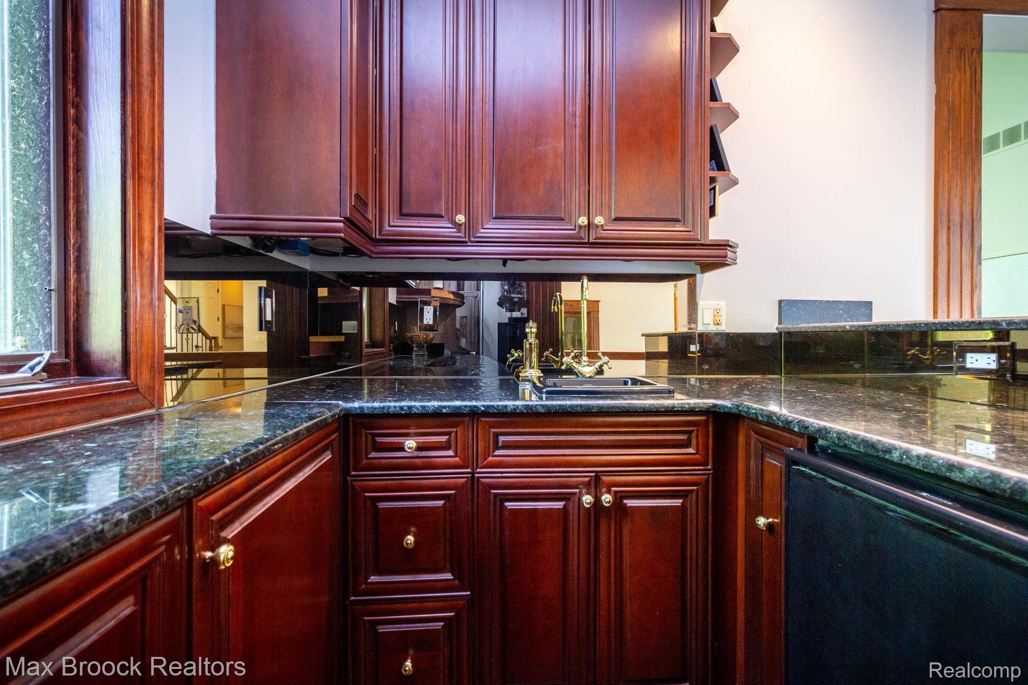 6604 College Park Drive Property Photo 37