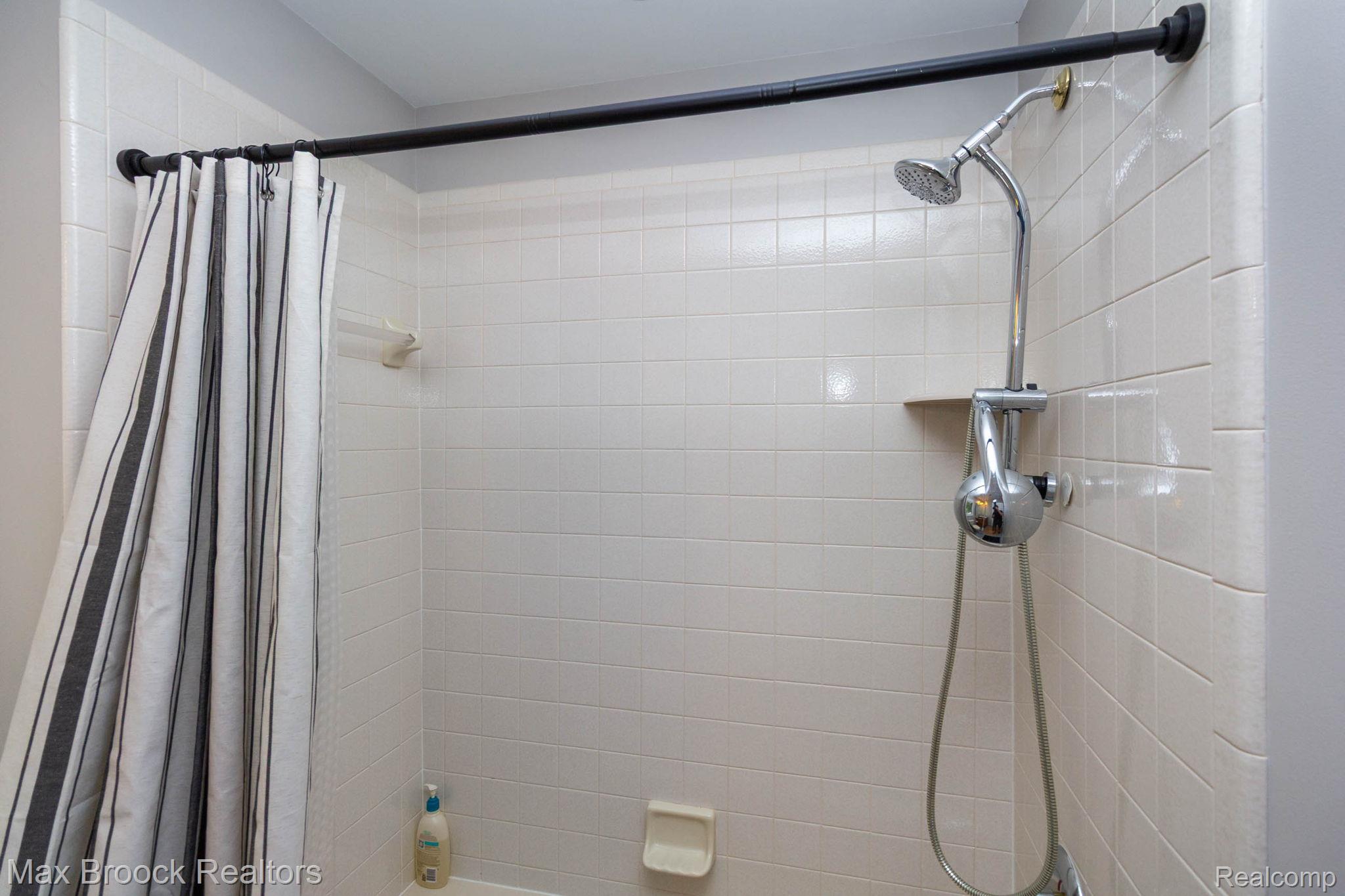 6604 College Park Drive Property Photo 43