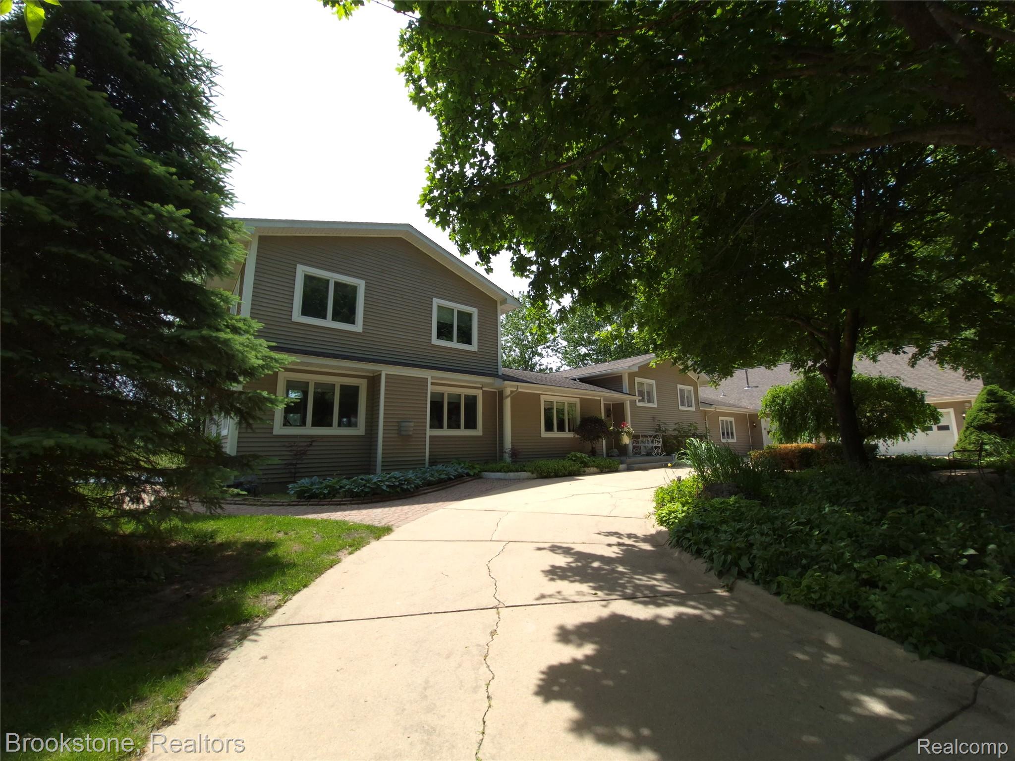 5910 Spring Valley Lane Property Photo 7