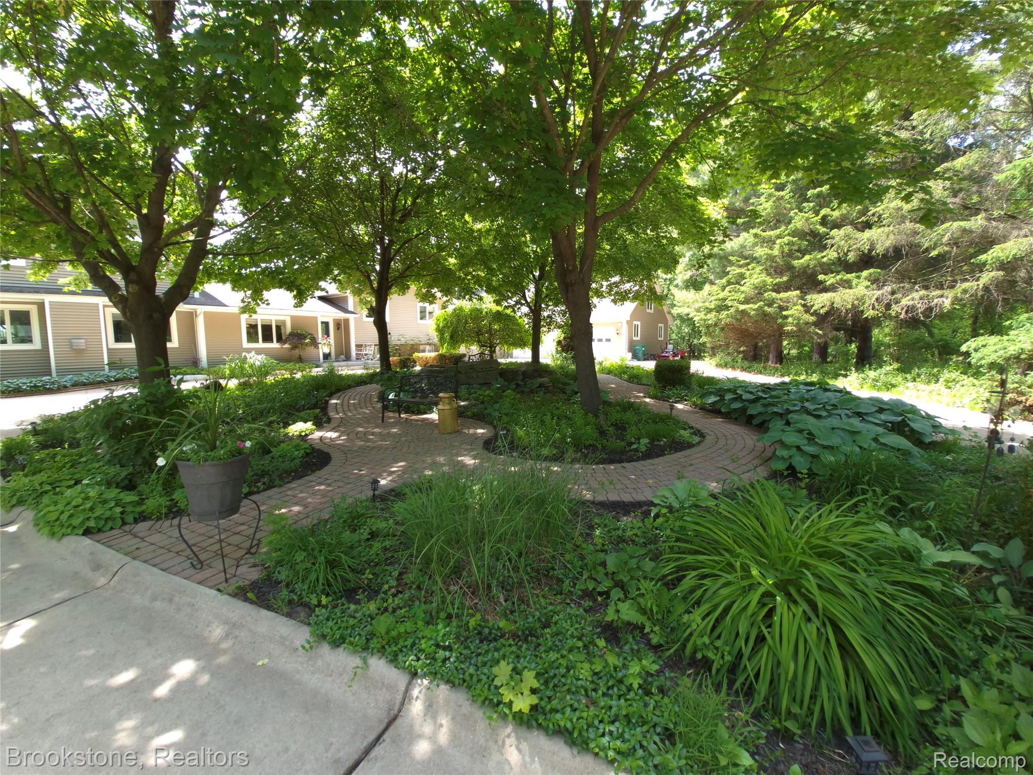 5910 Spring Valley Lane Property Photo 8