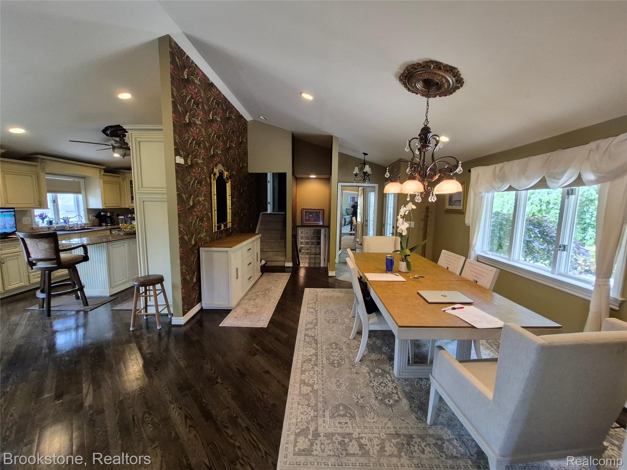 5910 Spring Valley Lane Property Photo 26