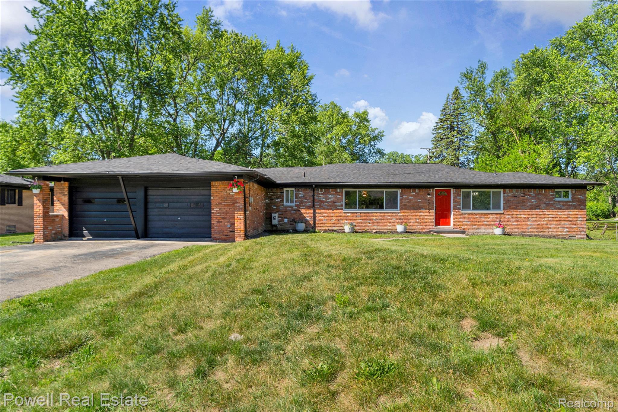 24139 Philip Drive Property Photo 3